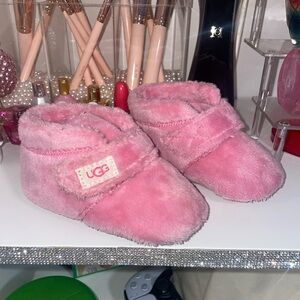 Baby Girl Ugg Slippers size 4/5